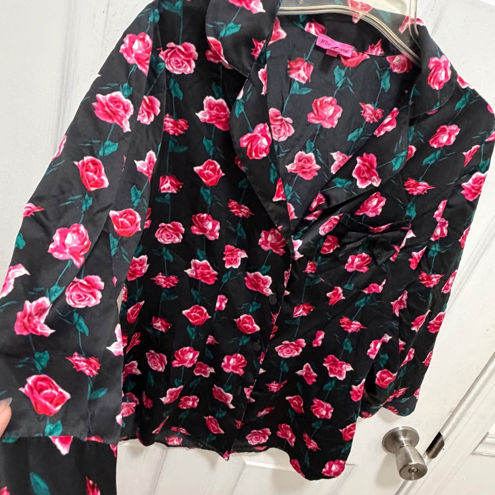 Betsey Johnson Pink Floral Pajama Top Black Satin Heart Buttons Bow Coquette - Picture 3 of 6